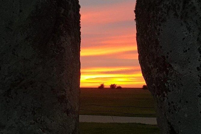 Private driver guided tour Stonehenge - A Personal Journey to Stonehenge with a Private Driver