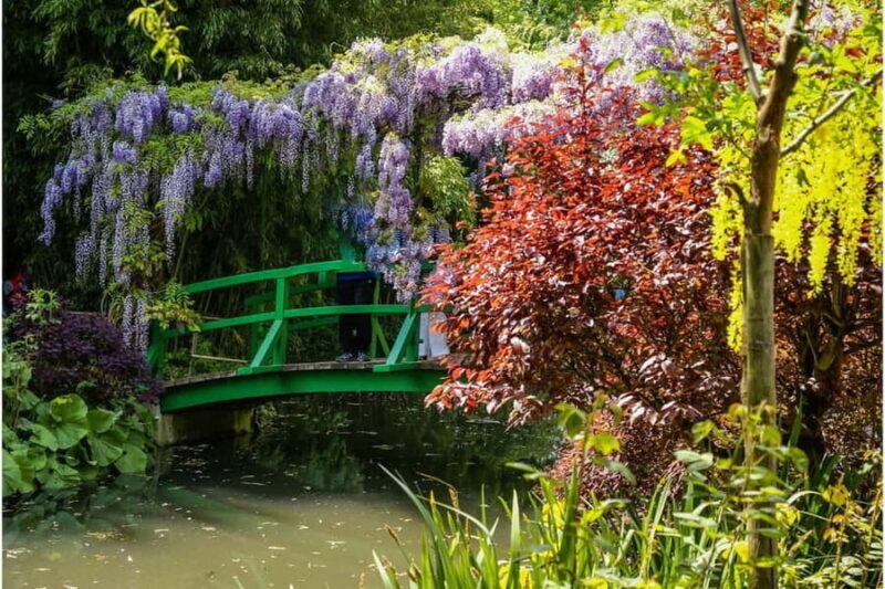 Private Driver Service - Luxury Sightseeing Tour to Giverny - Discover Giverny in Style: A Private Luxury Driver Service