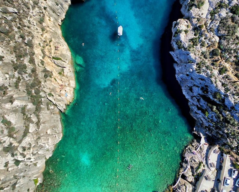 Private Driver to roam the island of Malta (VIP) - Comfort and Multimedia Features