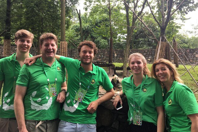 Private Dujiangyan Panda Base Panda Rescue Center Volunteer for a Day - Who Will Love This Tour?