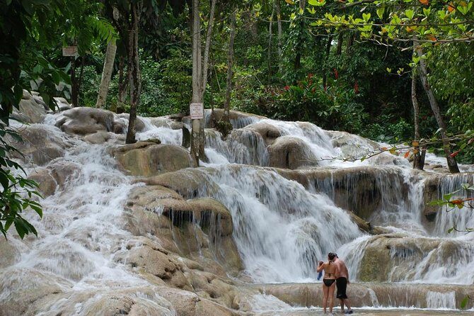 [PRIVATE] Dunn's River Falls, Blue Hole & Secret Falls w/Entrance - Exploring Jamaica’s Waterfalls: A Deep Dive