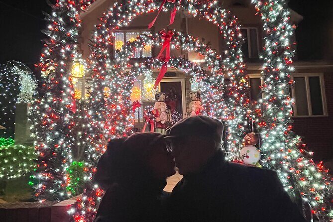 Private Dyker Heights Christmas Lights Tour with Dumbo Stop - Practical Details and Tips