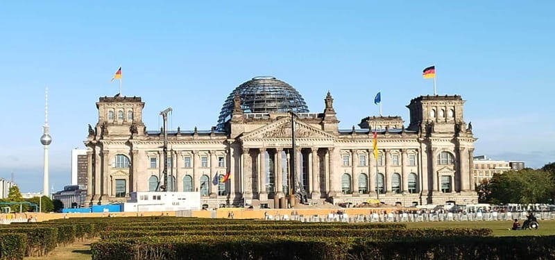 Private E-Bike Tour Berlin Highlights Tailor Made up to 10 - The Itinerary Breakdown