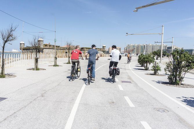 Private e-Bike Tour in Porto  Explore Riverside, Beaches & Parks - A Deep Dive into the Porto E-Bike Adventure