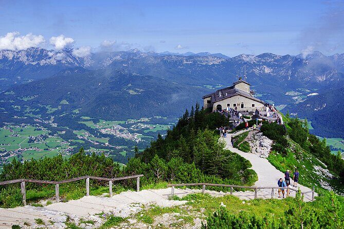 Private Eagles Nest Tour, Skip The Line, WW2 Doku-Center & Lunch - An In-Depth Look at the Tour