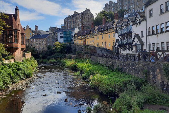 Private Edinburgh City 4-Hour Tour in a Premier Classic LEVC TXE - The Itinerary: A Perfect Mix of Main Sights and Hidden Gems