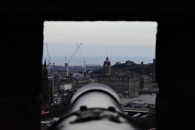 Private Edinburgh Tour for Families with a Local, 100% Personalized - In-Depth Look at the Edinburgh Family Tour
