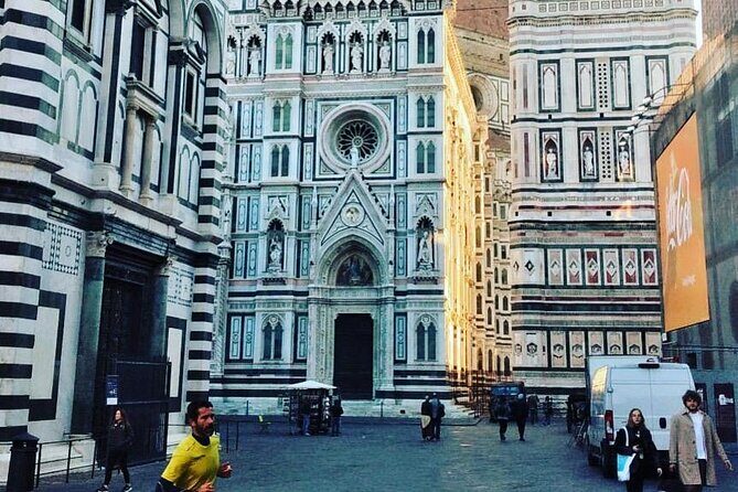Private educational and guided custom tours by walk and by confortable M/B van - Discover Florence and Tuscany with a Private Guided Tour