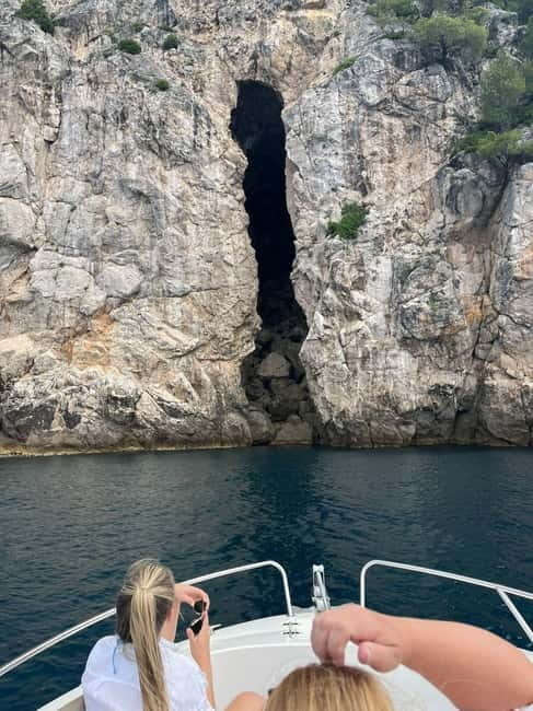Private Elafiti Boat Tour- Visit Blue Cave and beach Sunj - Key Points