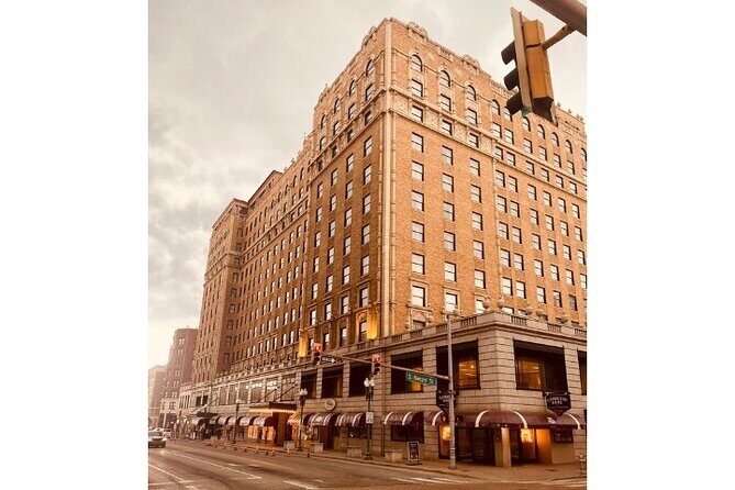 Private Elvis Tour of Memphis No Graceland Tickets Included - Who Would Love This Tour?