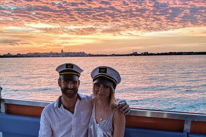 Private Evening Boat Ride through Ft Lauderdale, fits up to 20 - FAQs