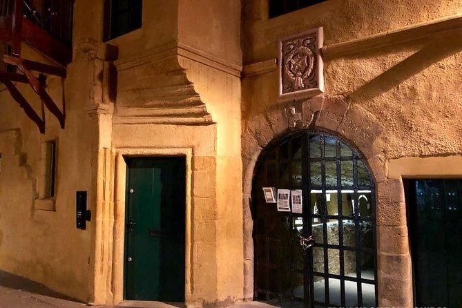 Private Evening Royal Mile Walking Tour - Exploring Edinburgh’s Royal Mile After Dark: A Detailed Look