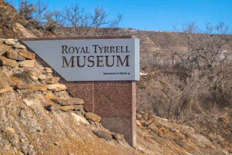 Private Exclusive Drumheller : Museum, Hoodoos & Dinosaurs - A Deep Dive into the Drumheller Tour Experience