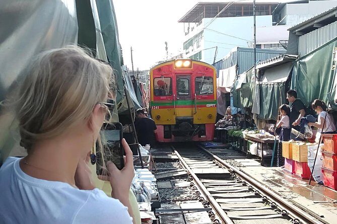 Private Excursion to Maeklong Railway & Amphawa Floating Markets - Key Points