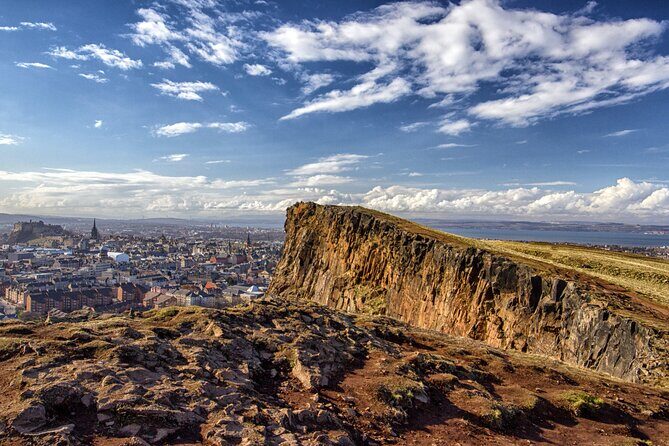 Private Executive Edinburgh Airport transfers to Edinburgh City - Who Should Consider This Service?