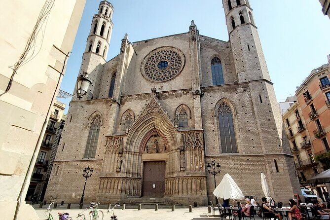 Private Family Bike Tour in Barcelona - Exploring Barcelona on Two Wheels: A Detailed Look