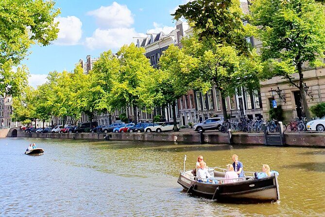 Private Family Walking Tour in Amsterdam - Key Points