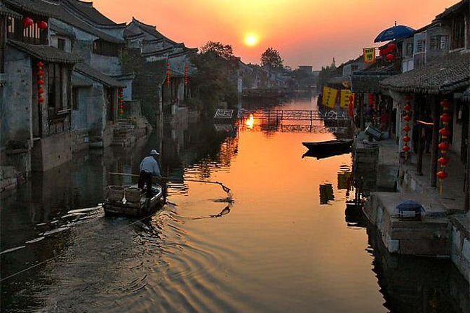 Private Fengjing and Xitang Water Town Sunset Boating Tour with Dinner from Shanghai - Key Points