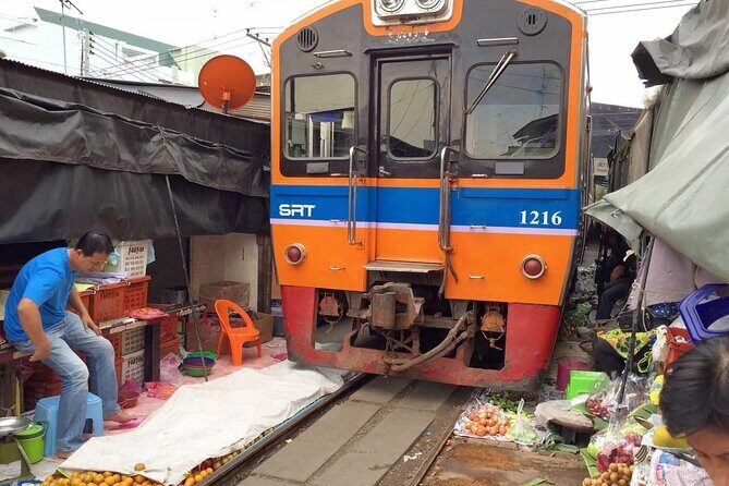 Private Floating Market and Maeklong Railway Market Day Tour - Key Points