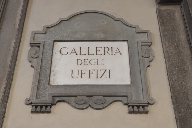 Private Florence Uffizi Gallery Tour with Skip-the-Line Entry & Leonardo's Works - What to Expect During the Tour