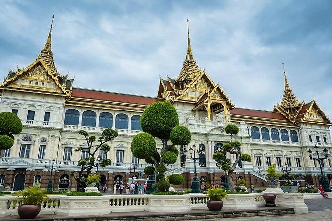 Private Full-Day Bangkok City Tour: Explore Grand Palace - Who Should Consider This Tour?