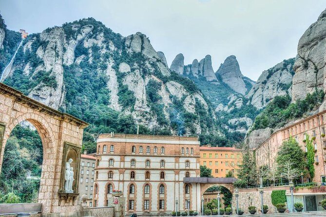 Private Full Day City Tour of Barcelona and Monastery of Montserrat w/ pick up - Who Should Consider This Tour?