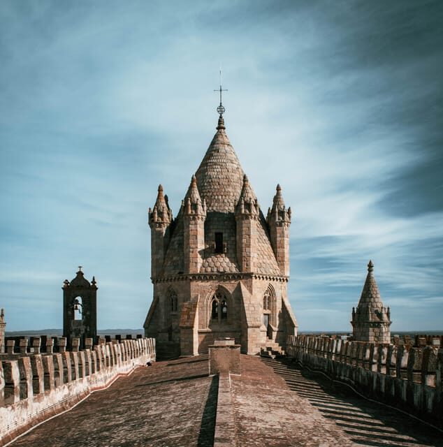 Private Full Day Évora, Monsaraz, and Winery Day Trip - Key Points