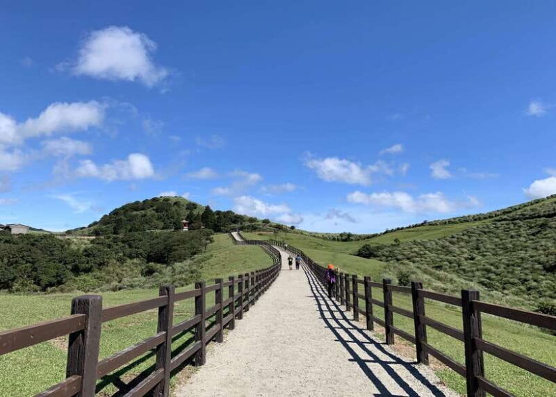 Private Full-Day Northern Taiwan Tour by Car from Taipei - Key Points