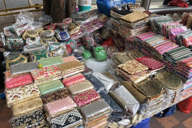 Private Full Day Shopping Tour in New Delhi - A Deep Dive into the Shopping Experience