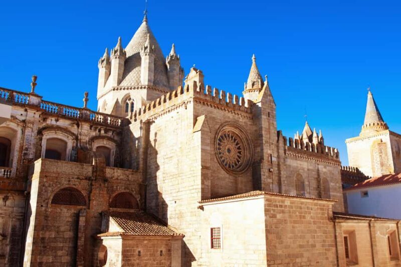 Private Full day tour from Lisbon to Evora with wine tasting - FAQ