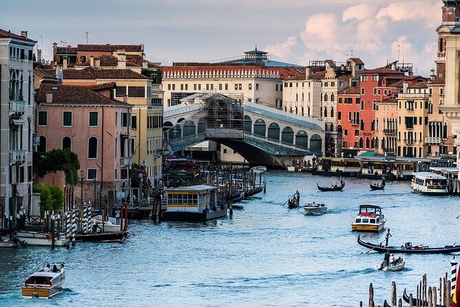 Private Full Day Tour from Milan to Venice with local tour guide and fast train - Key Points