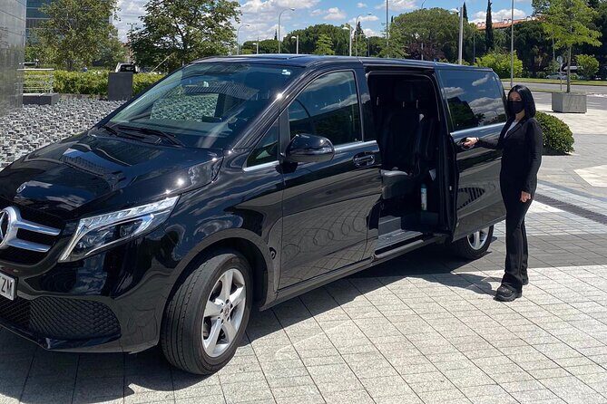 Private Full Day Tour from Montreal to Quebec and Montmorency Falls - FAQs