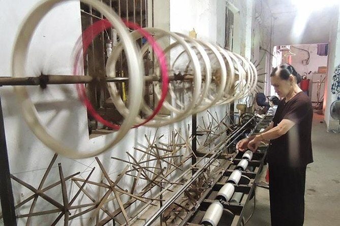 Private full-day tour: Hanoi-Thay pagoda-Tay Phuong pagoda-Van Phuc silk village - Key Points