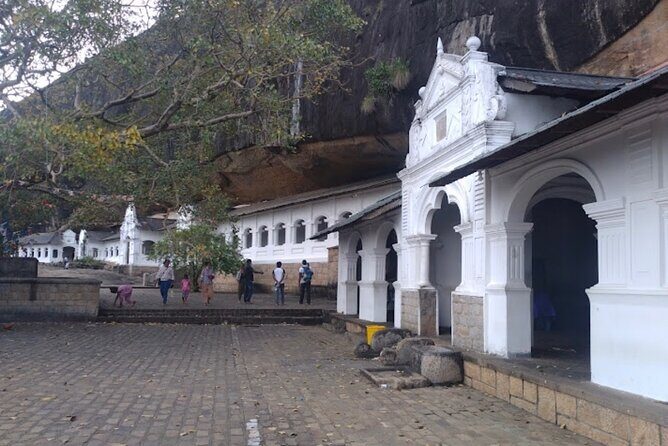 Private Full Day Tour Sigiriya and Dambulla From Kandy - Who Is This Tour Best For?