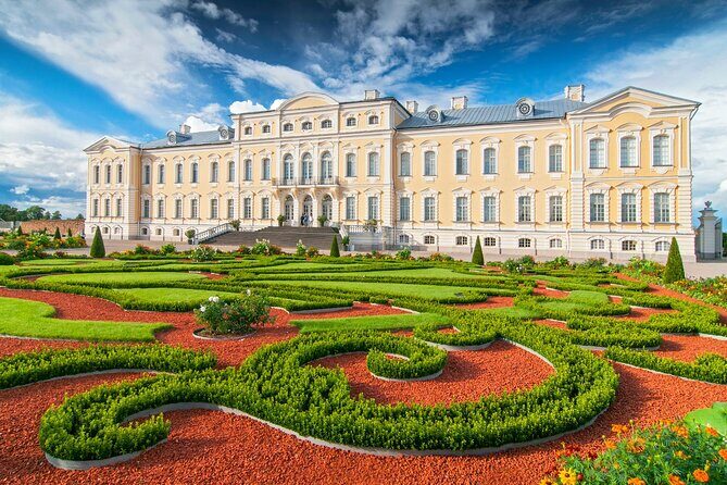Private Full-Day Trip to Hill of Crosses, Rundale Palace & Bauska - Exploring the Baltic Highlights: An In-Depth Review