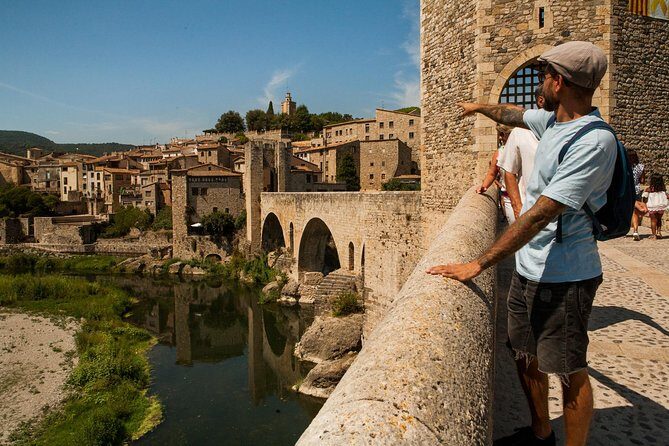 Private Full Day Trip to Medieval Villages of Catalonia + Lunch front of a Lake - A Deep Dive into the Experience