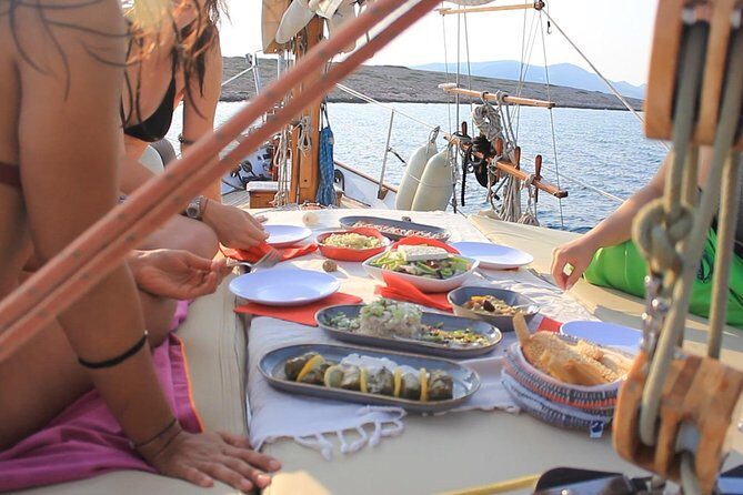 Private Full One-Day Tour Naxos & Heraklia - Key Points