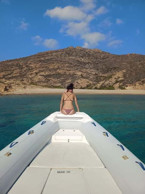 Private, fully customizable cruise in Santorini's caldera - A Detailed Look at the Santorini Caldera Cruise