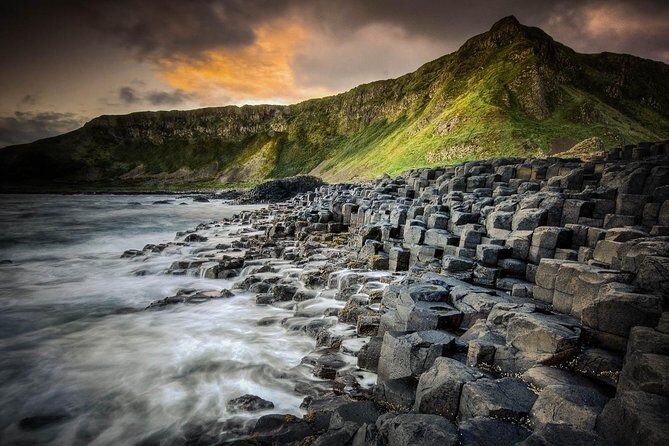 Private Giants Causeway & Coastal Tour from Belfast in Luxury Mercedes - Exploring the Coast: A Thorough Breakdown of the Tour