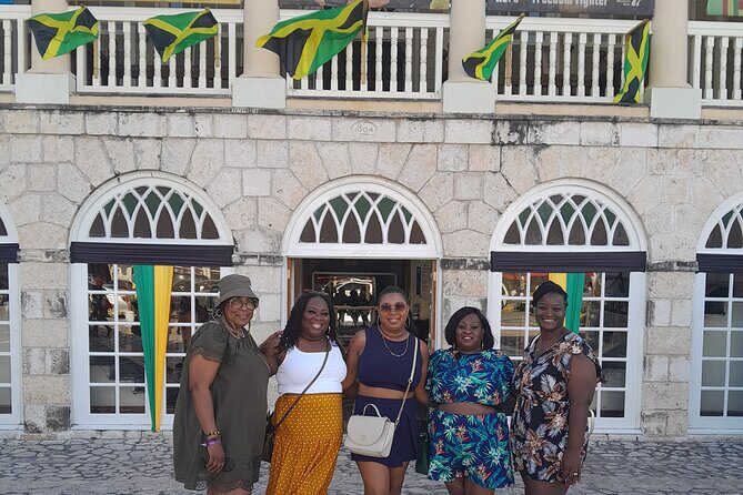 Private Gibbons Tour Outpost Experience - FAQ