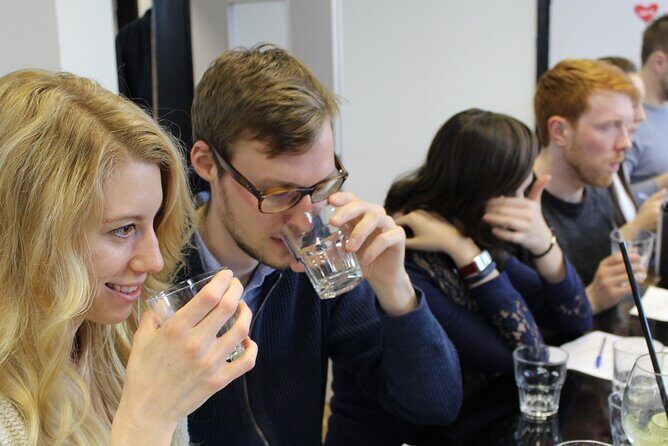 Private gin tasting with a professional bartender in Trier - A Distinctive G&T Journey in Trier