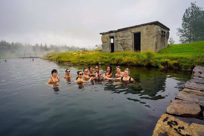Private Golden Circle with Photographer, Lunch & Secret Lagoon - Who is This Tour Best Suited For?