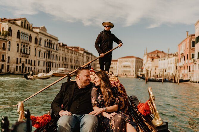 Private Gondola Ride with Professional Photographer in Venice - Exploring the Experience in Detail