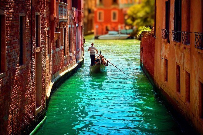 Private Gondola Serenade with Music - Practical Details & Tips