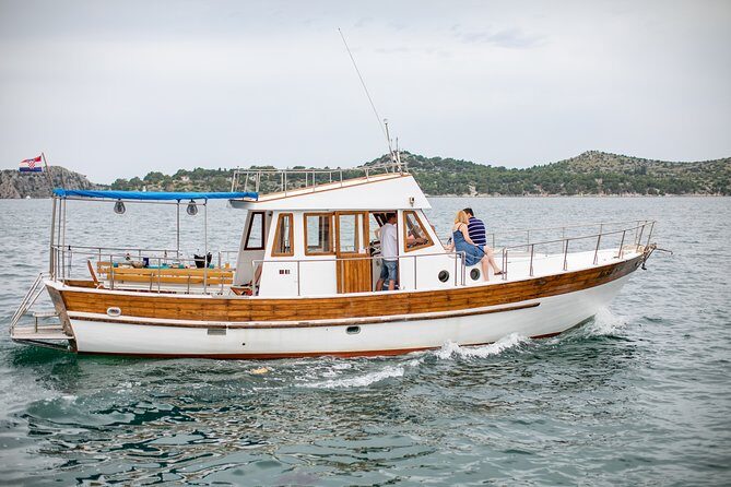 Private Gourmet Boat tour to island of Love - Key Points: