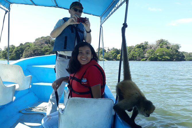 PRIVATE Granada+Apoyo Lagoon and Masaya volcano tour - An Authentic Day Exploring Nicaragua: Granada, Apoyo Lagoon, and Masaya Volcano