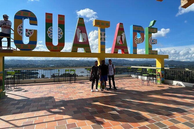 Private Guatape and El Penol Day Trip from Medellin with locals - Who Should Consider This Tour?