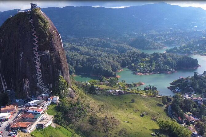 Private Guatape +Boat Ride+Paragliding Flight+Animal Farm - Key Points