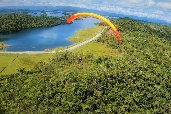 Private Guatape +Boat Ride+Paragliding Flight+Animal Farm - Assessing the Value