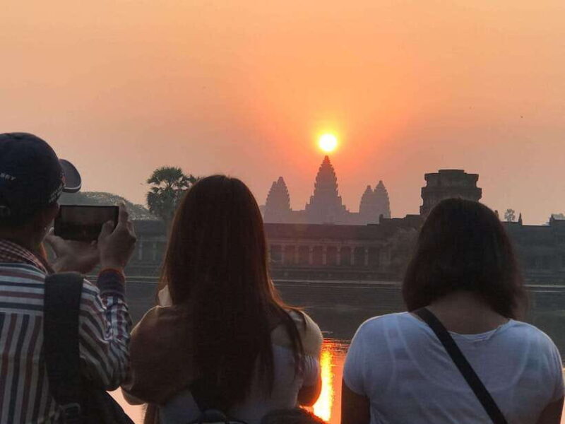 Private Guide: 1-Day Tour to Angkor Wat - A Detailed Look at the Tour